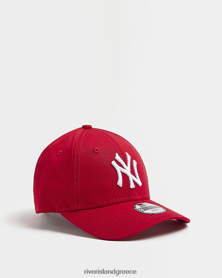 River Island αξεσουάρ το κόκκινο αγόρια καπάκι με λογότυπο νέας εποχής B6N8X3433